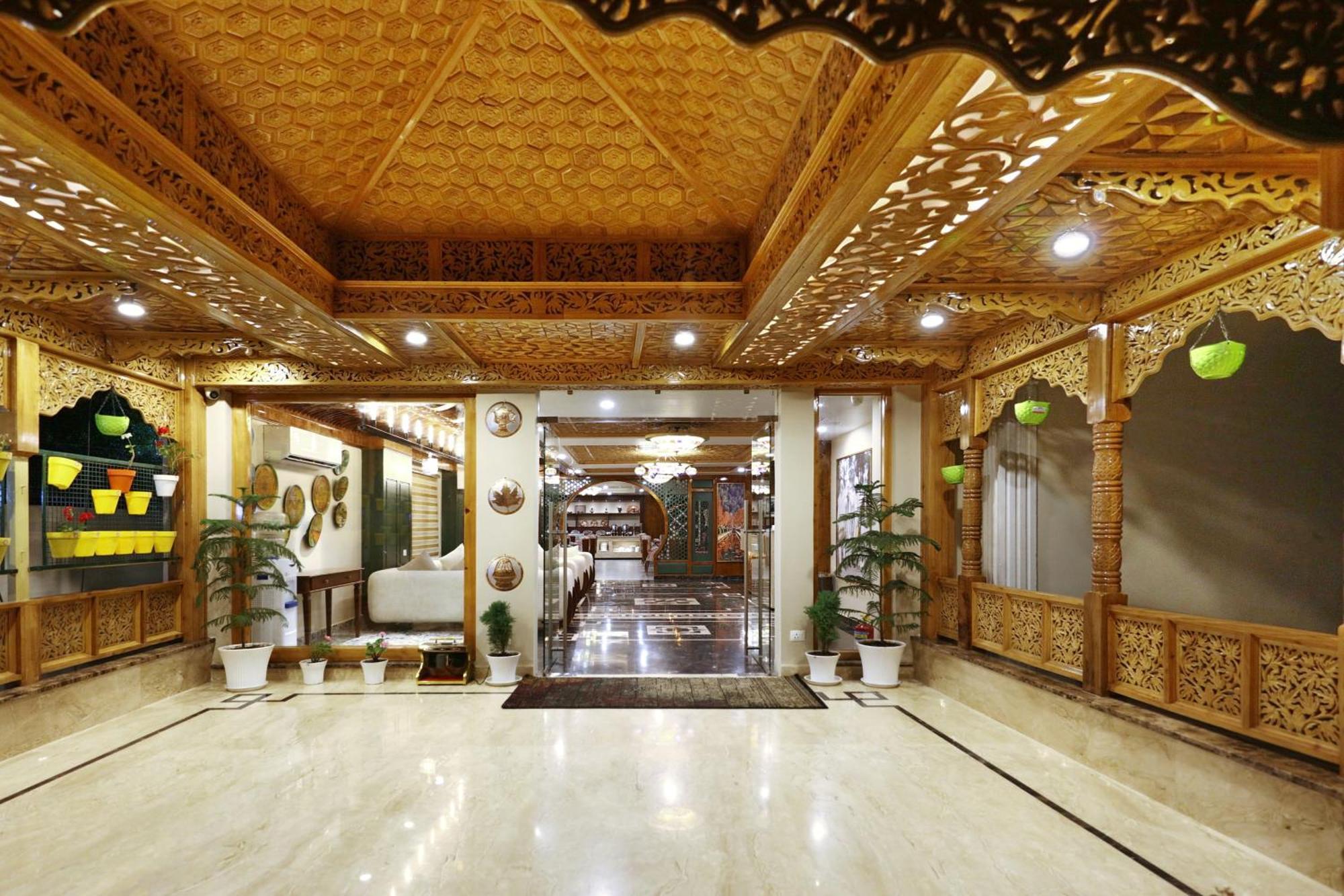 Hotel Blanco Srinagar  Ngoại thất bức ảnh