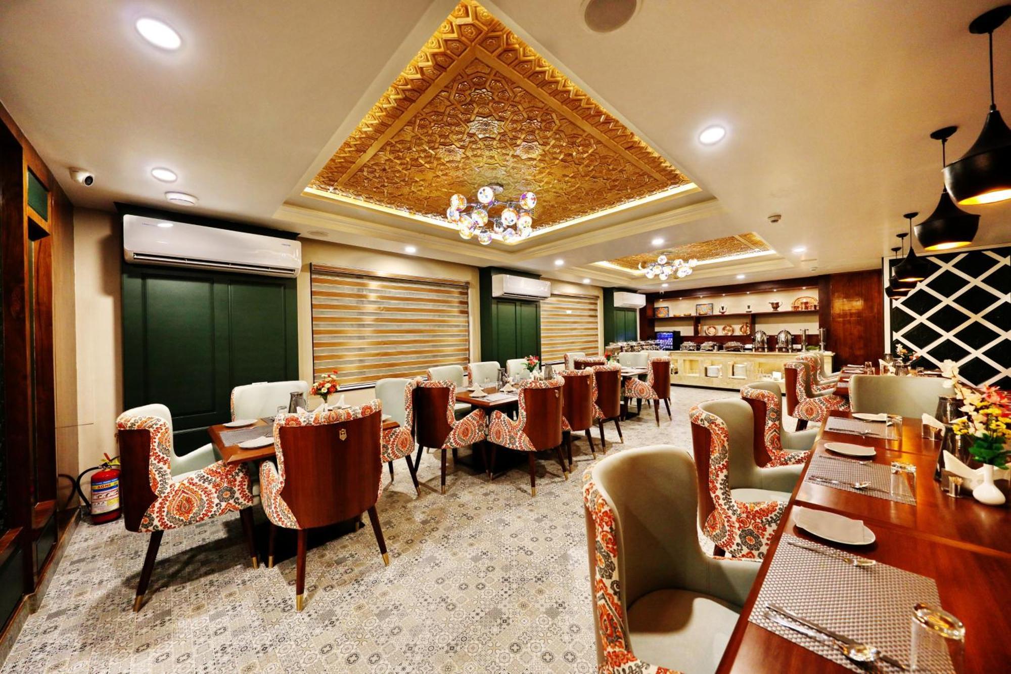 Hotel Blanco Srinagar  Ngoại thất bức ảnh