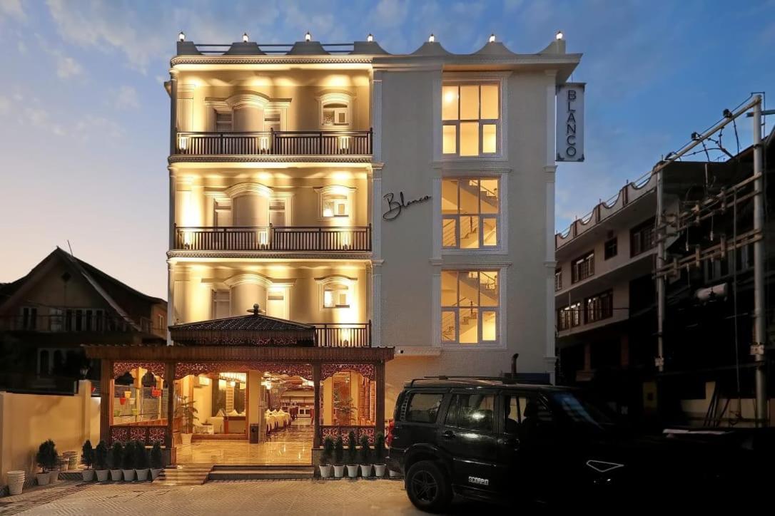 Hotel Blanco Srinagar  Ngoại thất bức ảnh