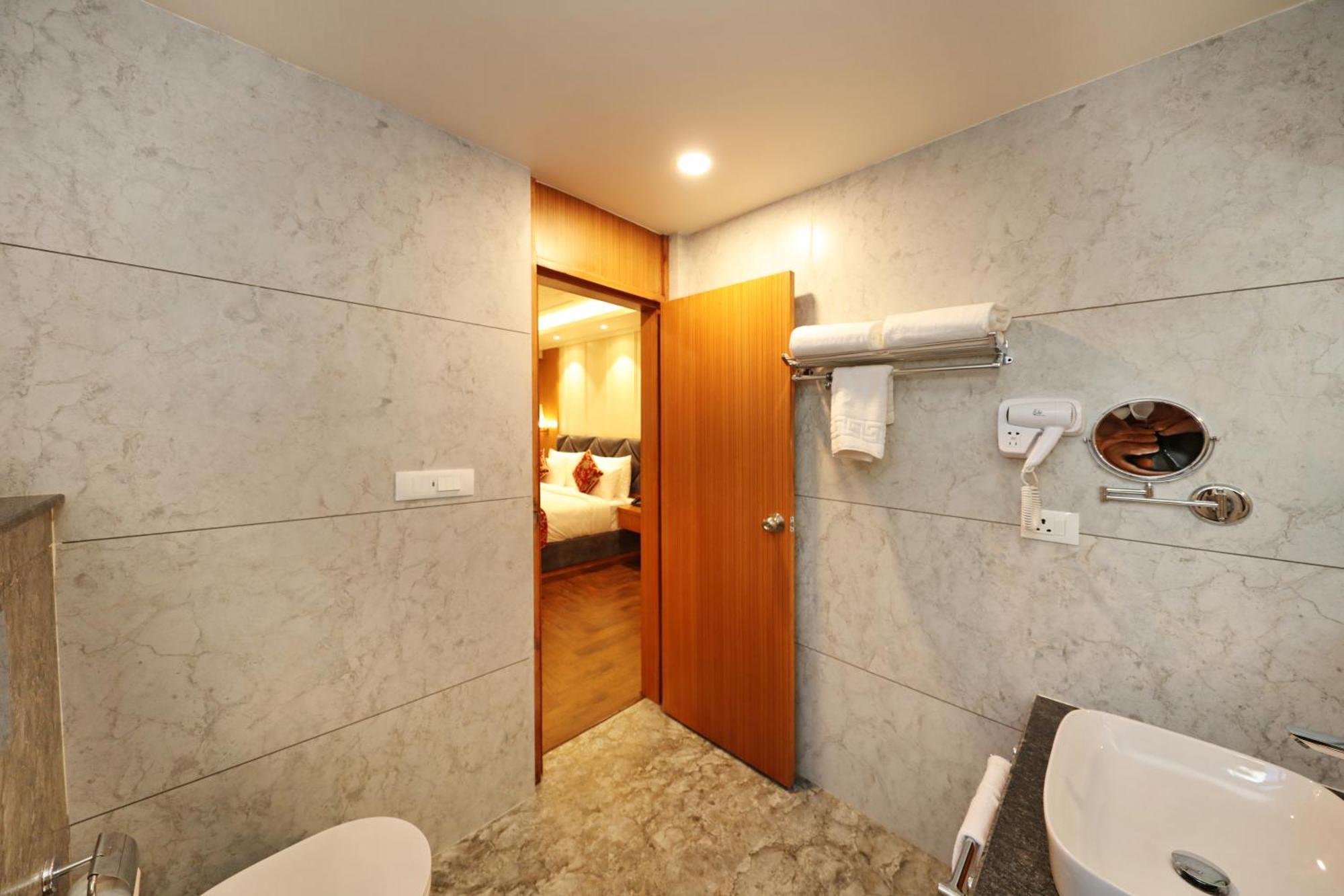 Hotel Blanco Srinagar  Ngoại thất bức ảnh